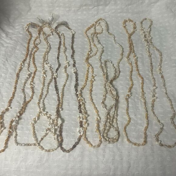 J322 Bulk Bundle of 8 Shell Necklaces - Picture 1 of 2